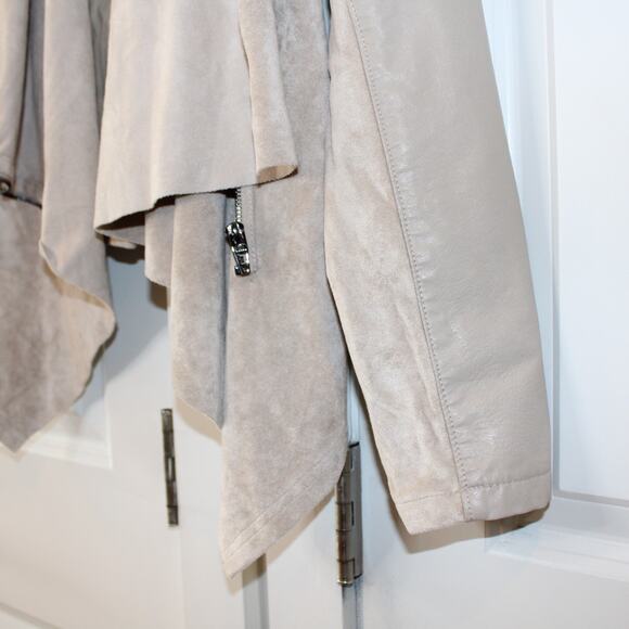 BLANK NYC Mixed Media Faux Leather Suede Moto Jacket Light Beige | Small - Picture 5 of 11